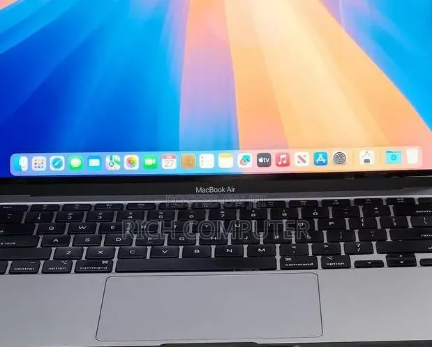 New Laptop Apple MacBook 8GB Intel Core i3 SSD 256GB