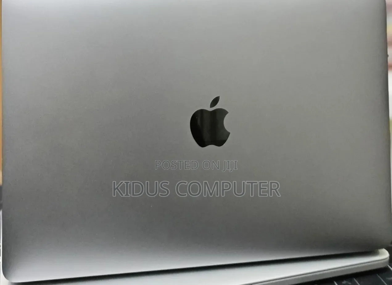 New Laptop Apple MacBook Pro 2017 16GB Intel Core i5 SSD 256GB
