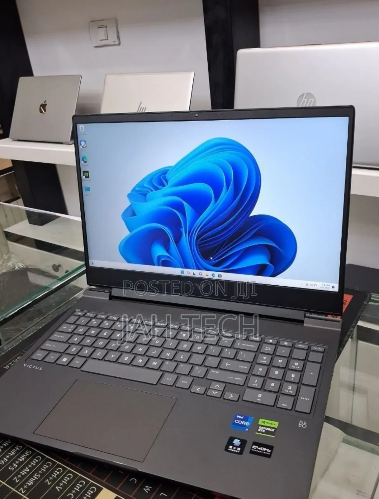New Laptop HP 14-dq1025cl 16GB Intel Core i7 SSD 1T