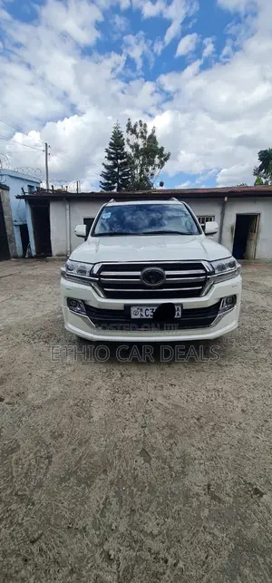 Toyota Land Cruiser 5.7 V8 VX-S 2020 White