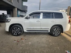 Toyota Land Cruiser 2012 White