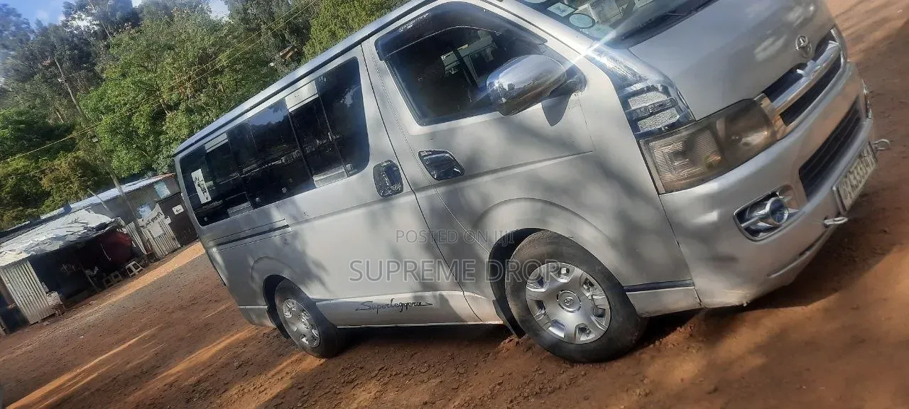 Toyota HiAce 220 2007 Silver