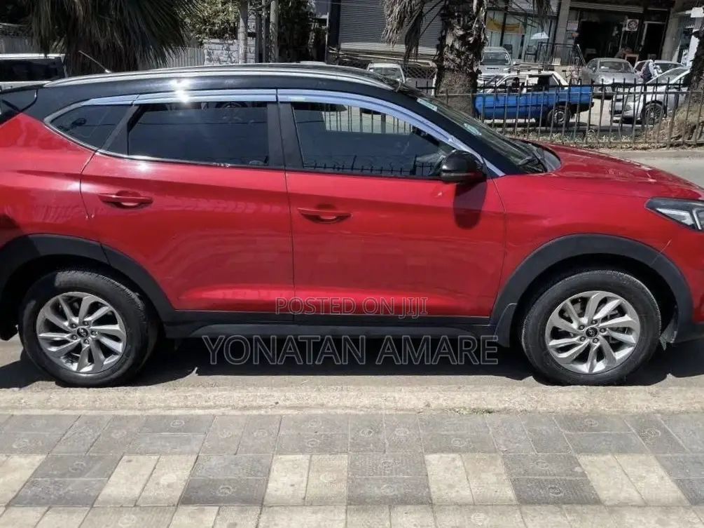 Hyundai Tucson 2018 Red