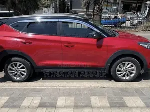Hyundai Tucson 2018 Red