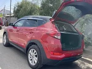 Hyundai Tucson 2018 Red