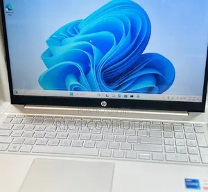 New Laptop HP Pavilion 15 8GB Intel Core i5 SSD 512GB