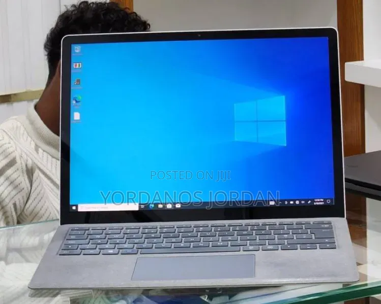 New Laptop Microsoft Surface Book 3 16GB Intel Core i7 SSD 256GB