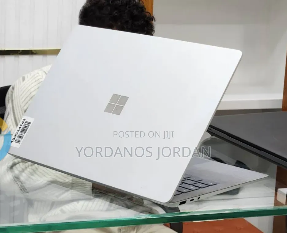 New Laptop Microsoft Surface Book 3 16GB Intel Core i7 SSD 256GB