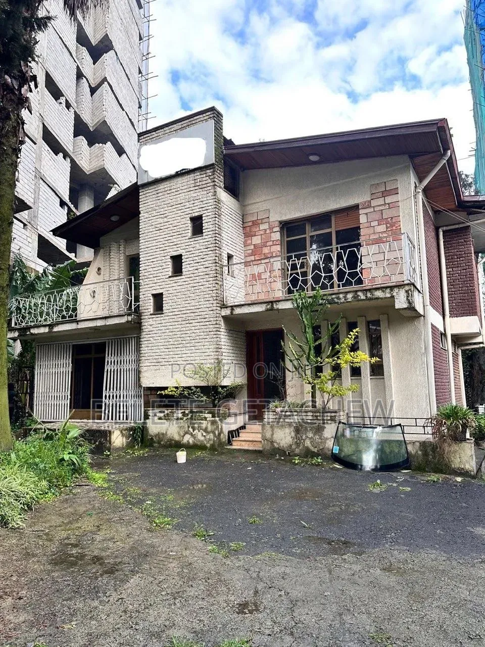 Bole Rwanda, G+1 Old House for Sale 610sqm