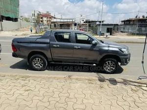 Toyota Hilux 2018 Gray