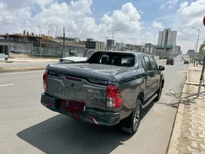 Toyota Hilux 2018 Gray