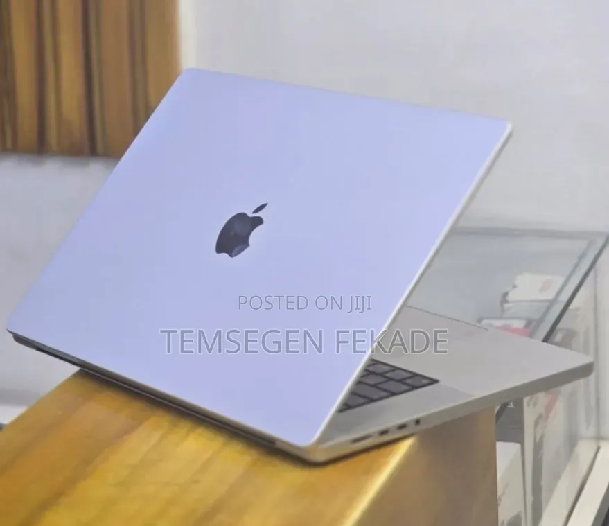 New Laptop Apple MacBook Pro 2021 M1 32GB Apple M1 Pro SSD 512GB