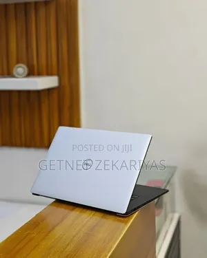 New Laptop Dell XPS 15 16GB Intel Core i9 SSD 512GB