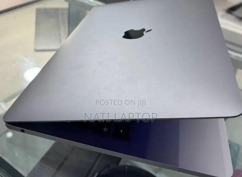 New Laptop Apple MacBook Pro 2017 8GB Intel Core i5 SSD 128GB