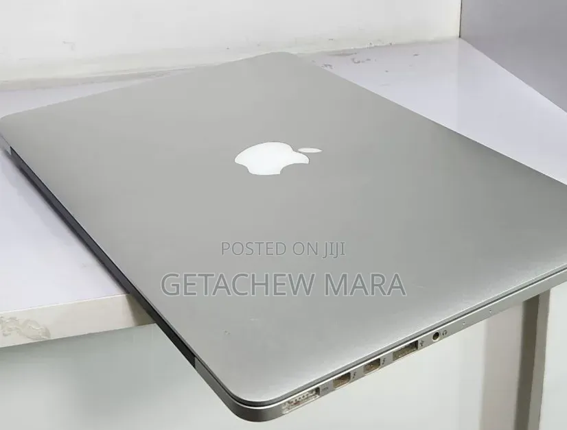 New Laptop Apple MacBook 2015 8GB Intel Core i5 SSD 128GB