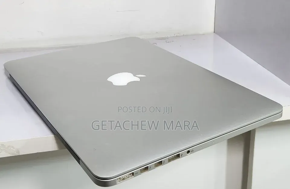 New Laptop Apple MacBook 2015 8GB Intel Core i5 SSD 128GB