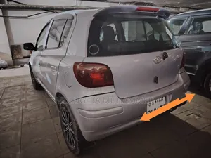 Toyota Vitz 2004 Silver