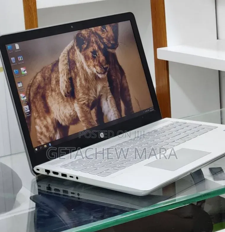 New Laptop HP Pavilion 15 8GB Intel Core i7 SSD 512GB