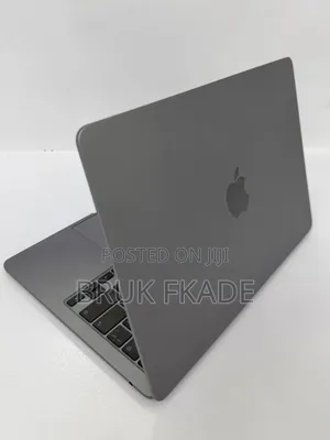 New Laptop Apple MacBook Air 2022 M2 8GB Apple M2 SSD 256GB