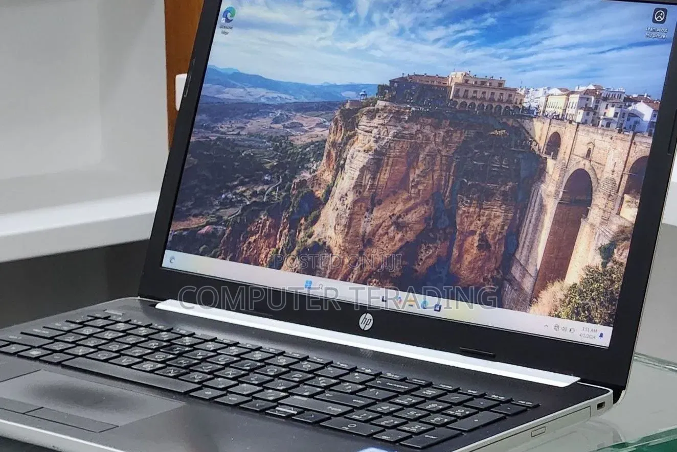 New Laptop HP Pavilion 15 8GB Intel Core i7 SSD 512GB