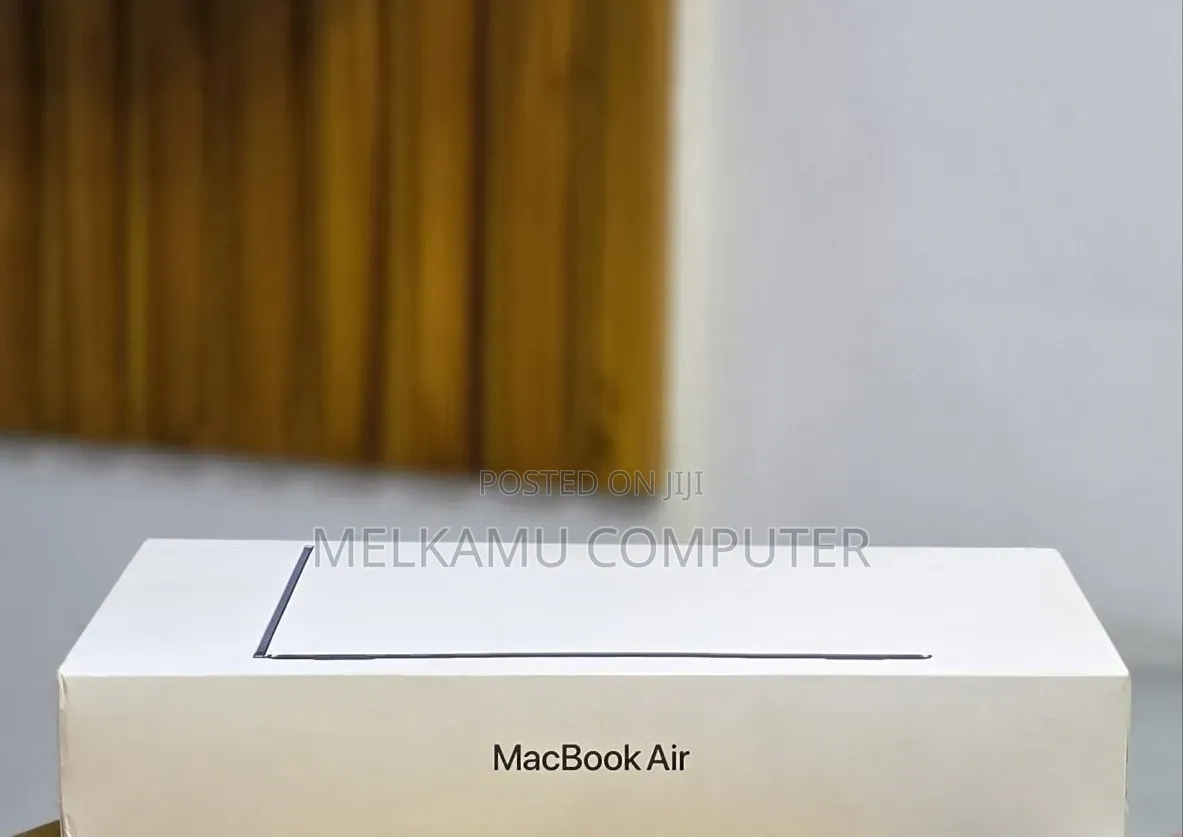 New Apple MacBook Air 2026 M5 13-inch 16GB Intel Core i5 SSD 512GB