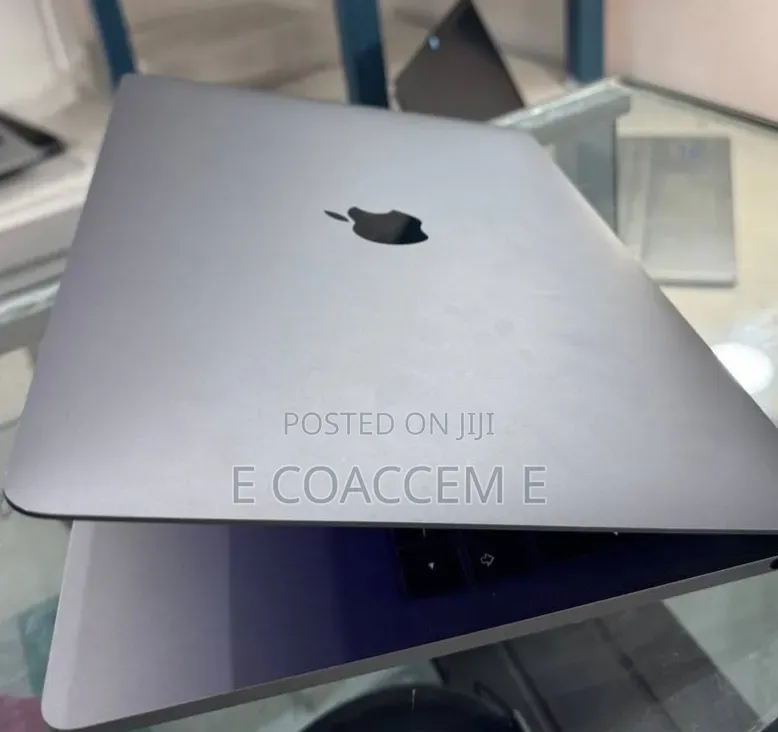 New Laptop Apple MacBook 8GB Intel Core i5 SSD 128GB
