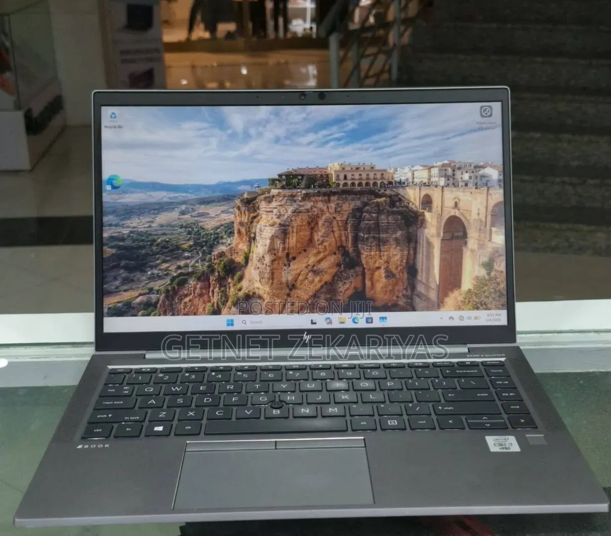 New Laptop HP ZBook Firefly 14 G7 16GB Intel Core i7 SSD 512GB