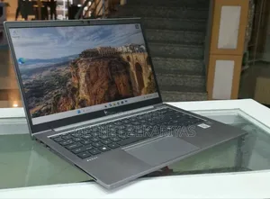 New Laptop HP ZBook Firefly 14 G7 16GB Intel Core i7 SSD 512GB