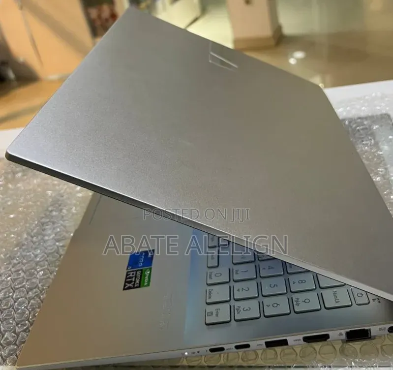 New Laptop Asus VivoBook 15 X505BA 16GB Intel Core i5 SSD 512GB
