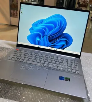 New Laptop Asus VivoBook 15 X505BA 16GB Intel Core i5 SSD 512GB