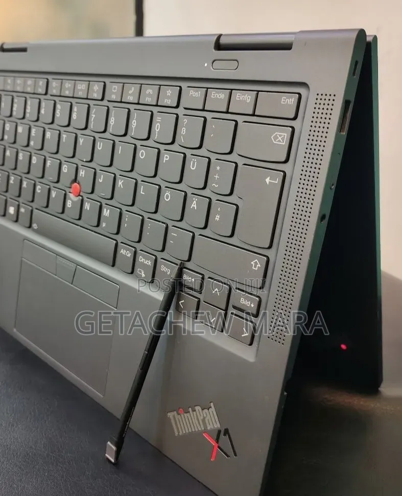 New Laptop Lenovo Yoga 7i 16GB Intel Core i7 SSD 512GB