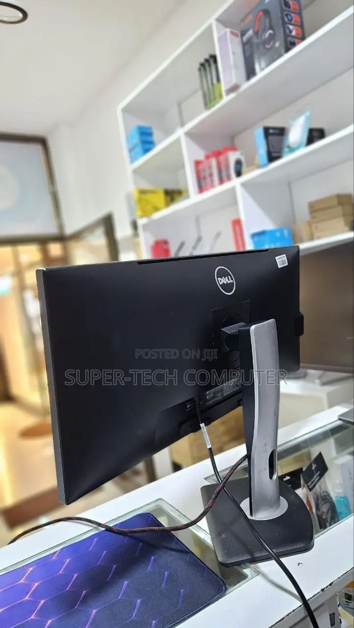 Dell 29 Inch Screen Two K Screen Resolution Frameless Monitor