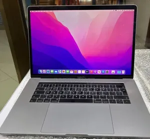 New Laptop Apple MacBook 16GB Intel Core i7 SSD 512GB