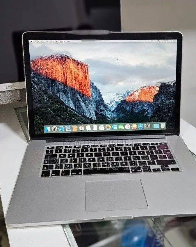 New Laptop Apple MacBook 2015 16GB Intel Core i7 SSD 256GB