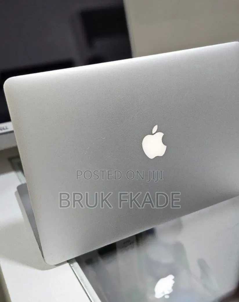 New Laptop Apple MacBook 2015 16GB Intel Core i7 SSD 256GB