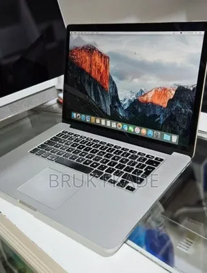 New Laptop Apple MacBook 2015 16GB Intel Core i7 SSD 256GB