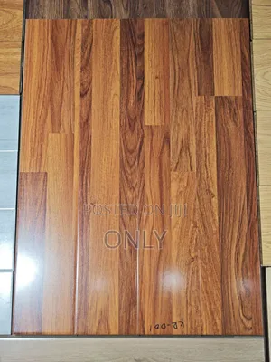 Wood Floor ፐርኬ