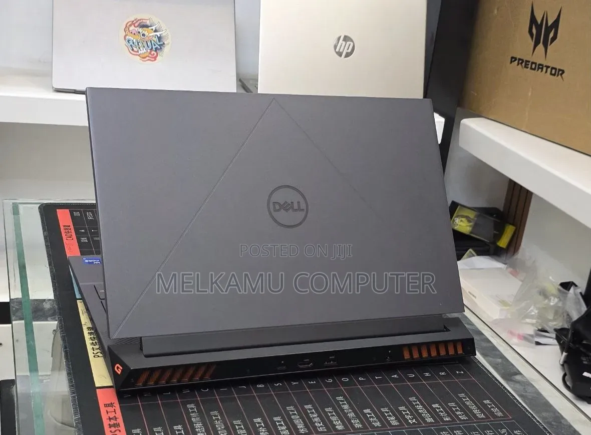 New Laptop Dell G15 5535 16GB Intel Core i7 SSD 1T