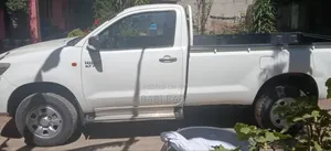 Toyota Hilux 2011 White