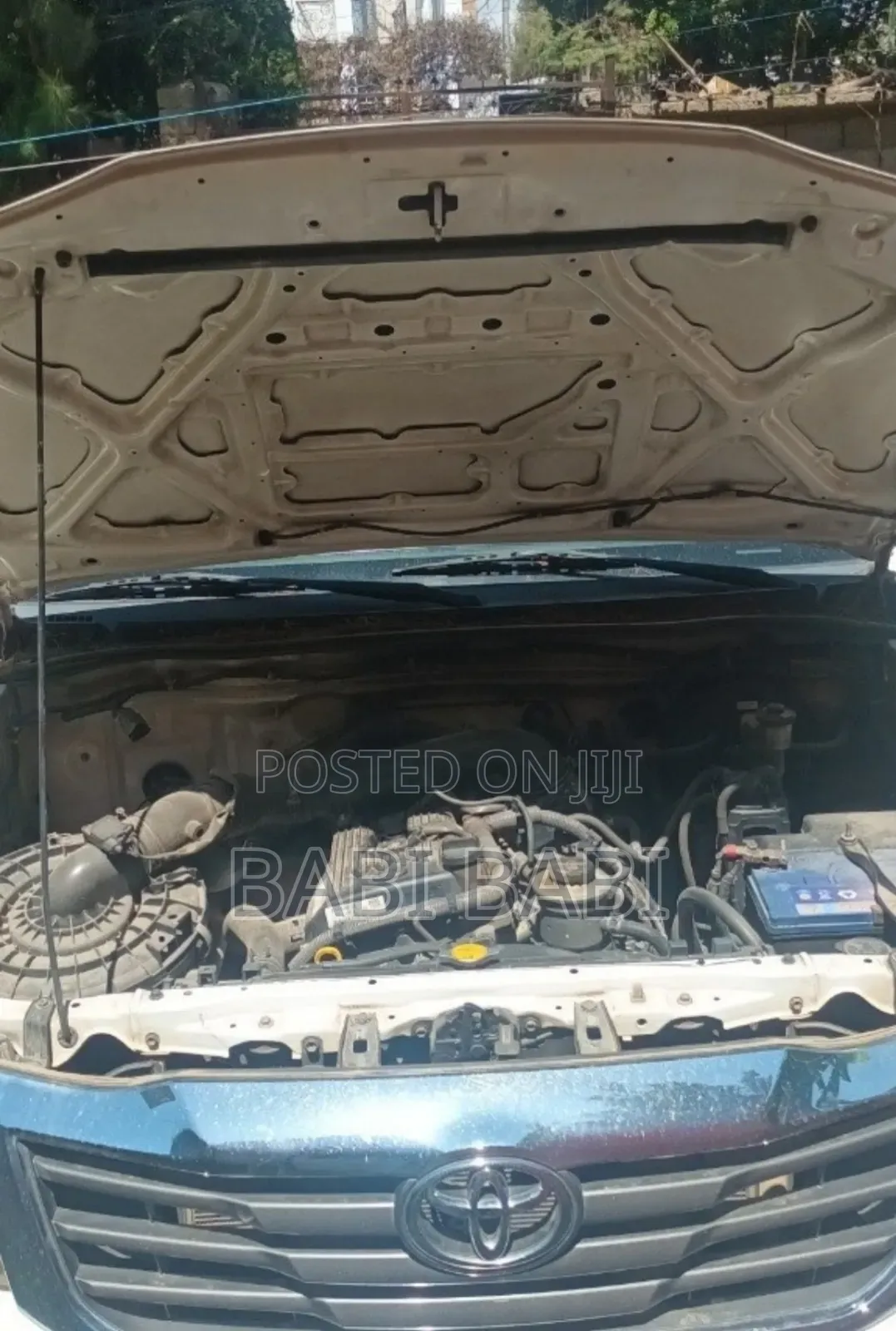 Toyota Hilux 2011 White