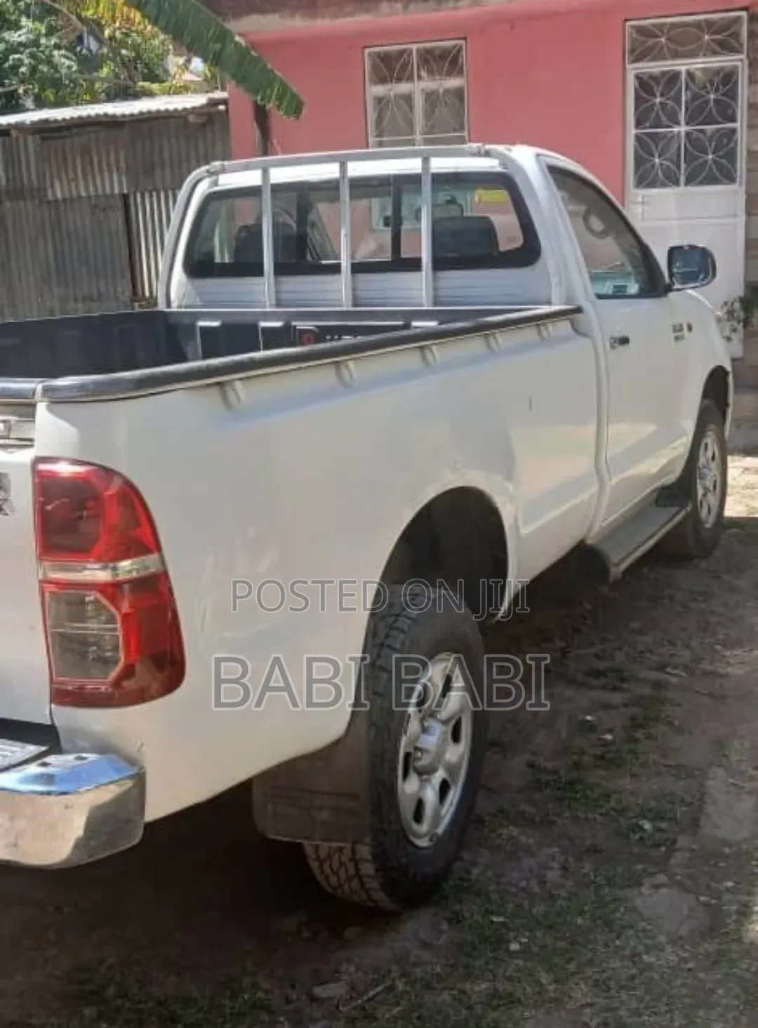 Toyota Hilux 2011 White