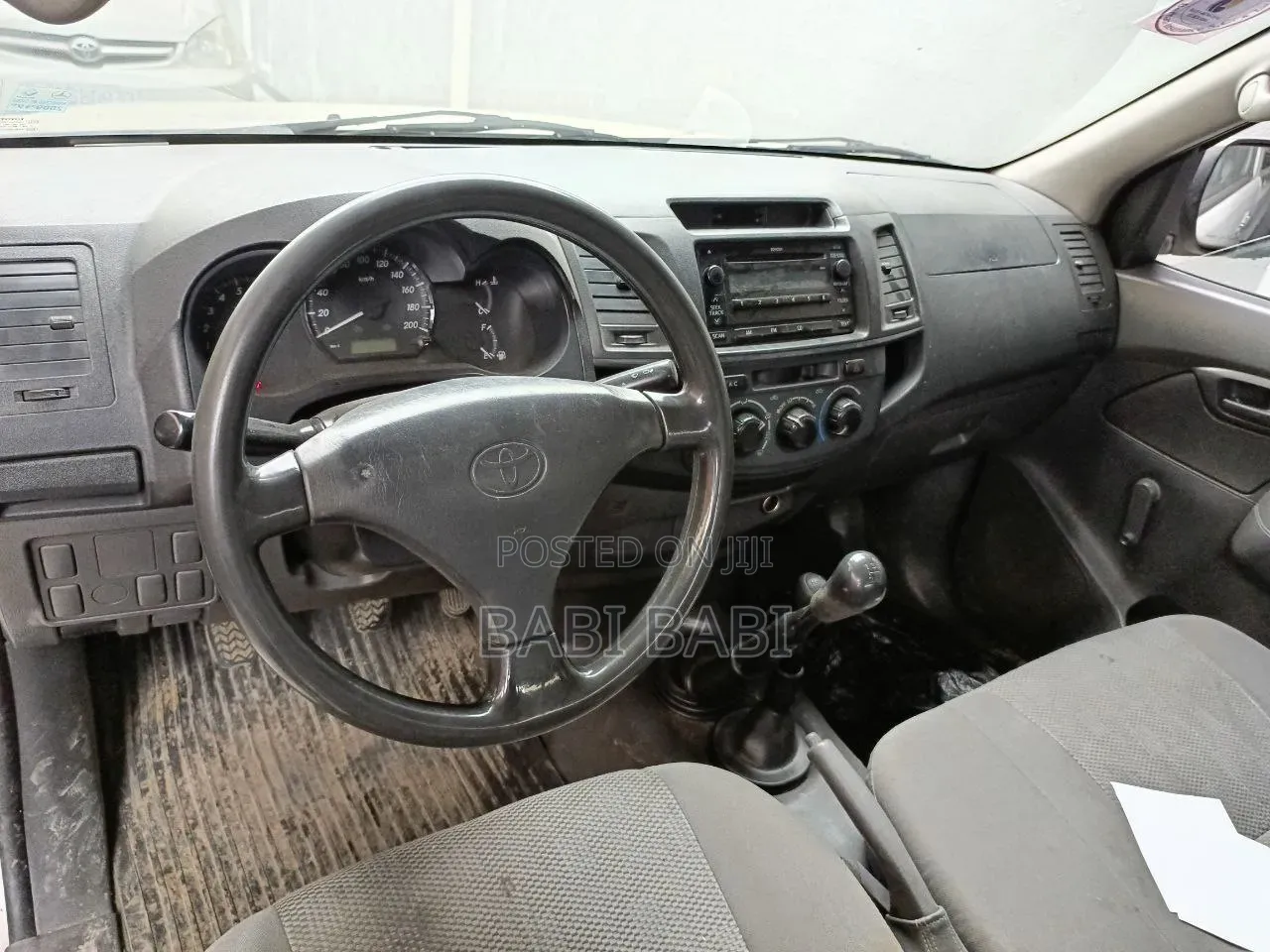 Toyota Hilux 2011 White