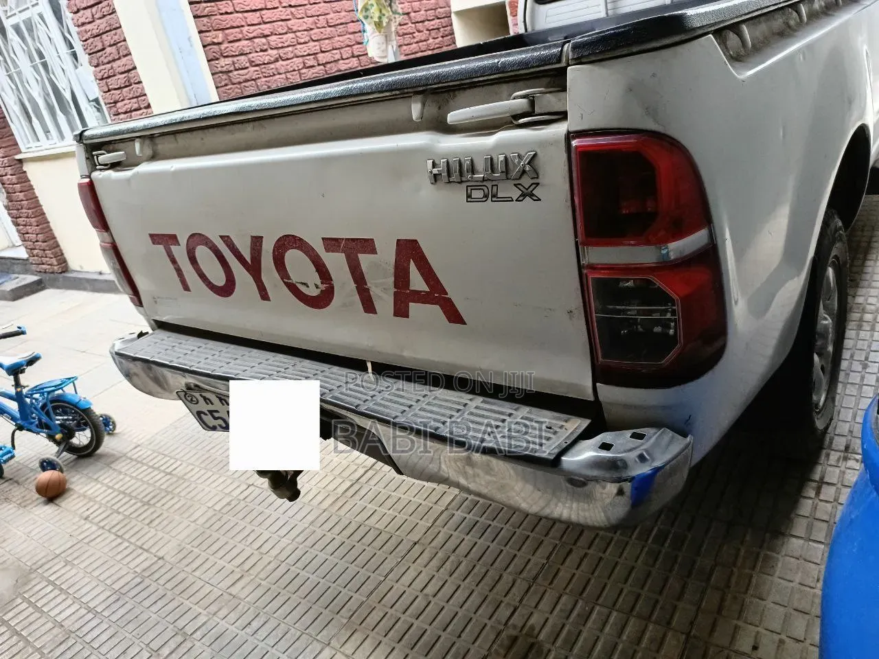 Toyota Hilux 2011 White