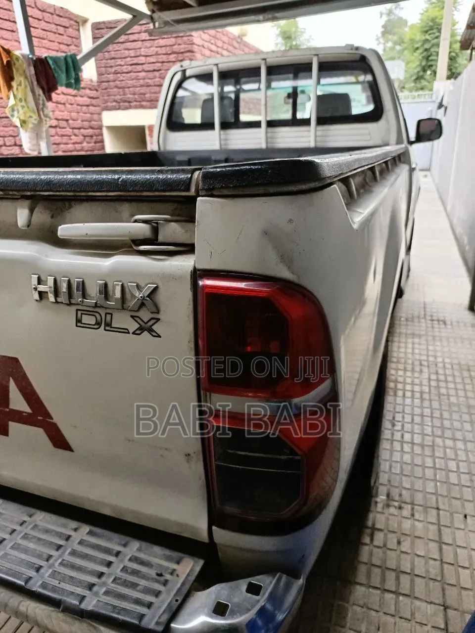 Toyota Hilux 2011 White
