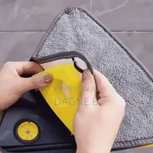 Rotary Triangle Self Twisting Cleaning Mop ራሱን የሚጨምቅ መወልወያ