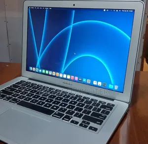 New Laptop Apple MacBook 8GB Intel Core i5 SSD 256GB
