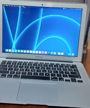 New Laptop Apple MacBook 8GB Intel Core i5 SSD 256GB