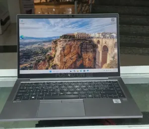 New Laptop HP ZBook Firefly 14 G7 16GB Intel Core i7 SSD 512GB