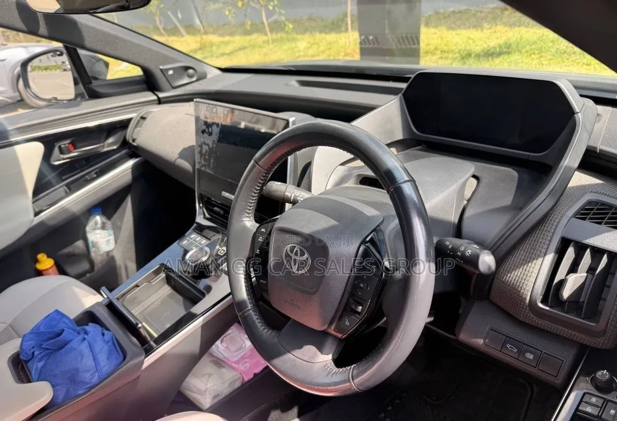 Toyota bZ4X 2024 Gray