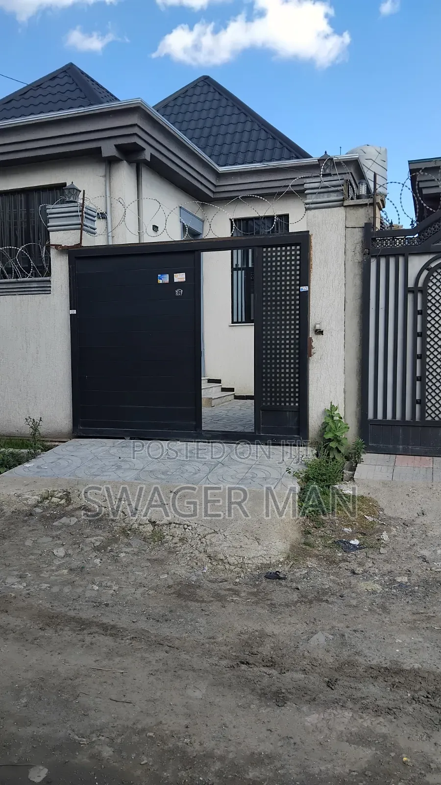 Furnished 4bdrm Villa in Ccd Area, Yeka for sale
